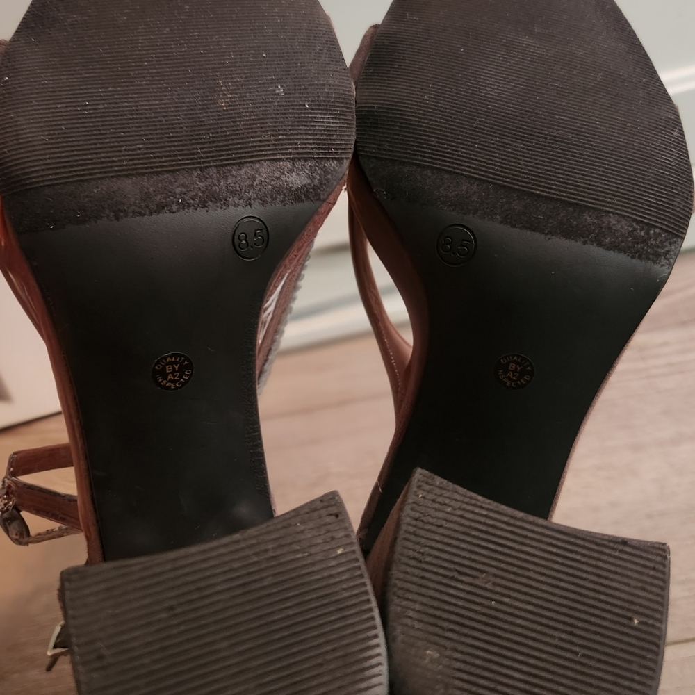 Worthington Women's Heels in Grey Brown Suede - Picture 9 of 10